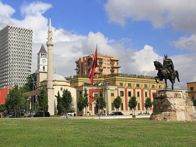 FIRSAT KOSOVALI VİZESİZ BAŞTANBAŞA BALKANLAR A Jet Havayolları ile Vizesiz / Her Çarşamba Kesin Hareket / Seyahat Sağlık Sigortası Hediye